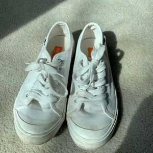 Rocket Dog White Canvas Shoes Size 8